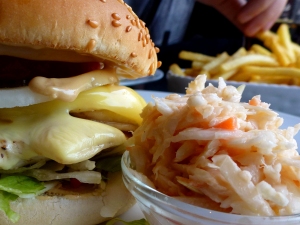 10.04.2014 (Do) Burger mampfen in der Hollywood Canteen
